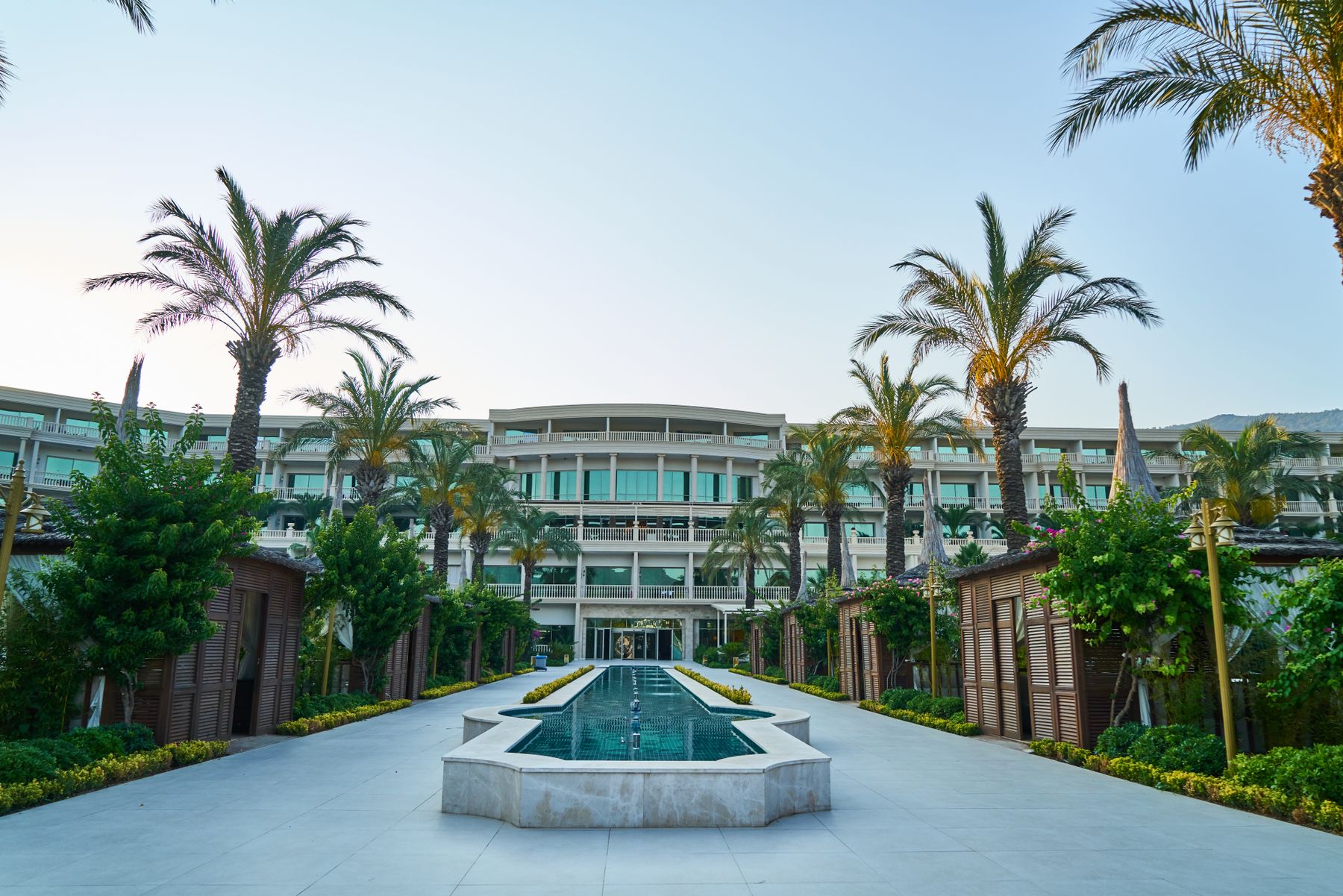 Hotels & Resorts